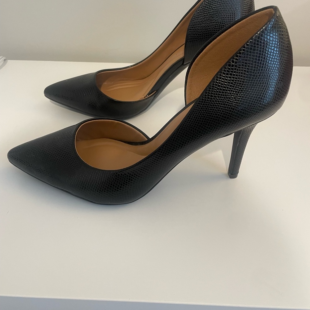 Jessica Simpson Black Textured Heels